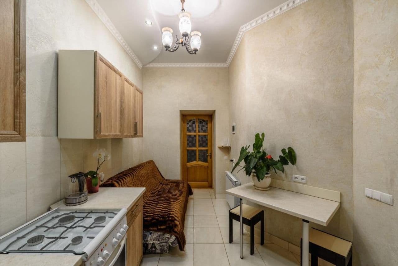 Apartments Stepana Bandery Lviv Bagian luar foto